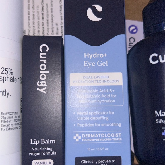 Curology Skincare Set - Value $350 - Picture 4 of 9